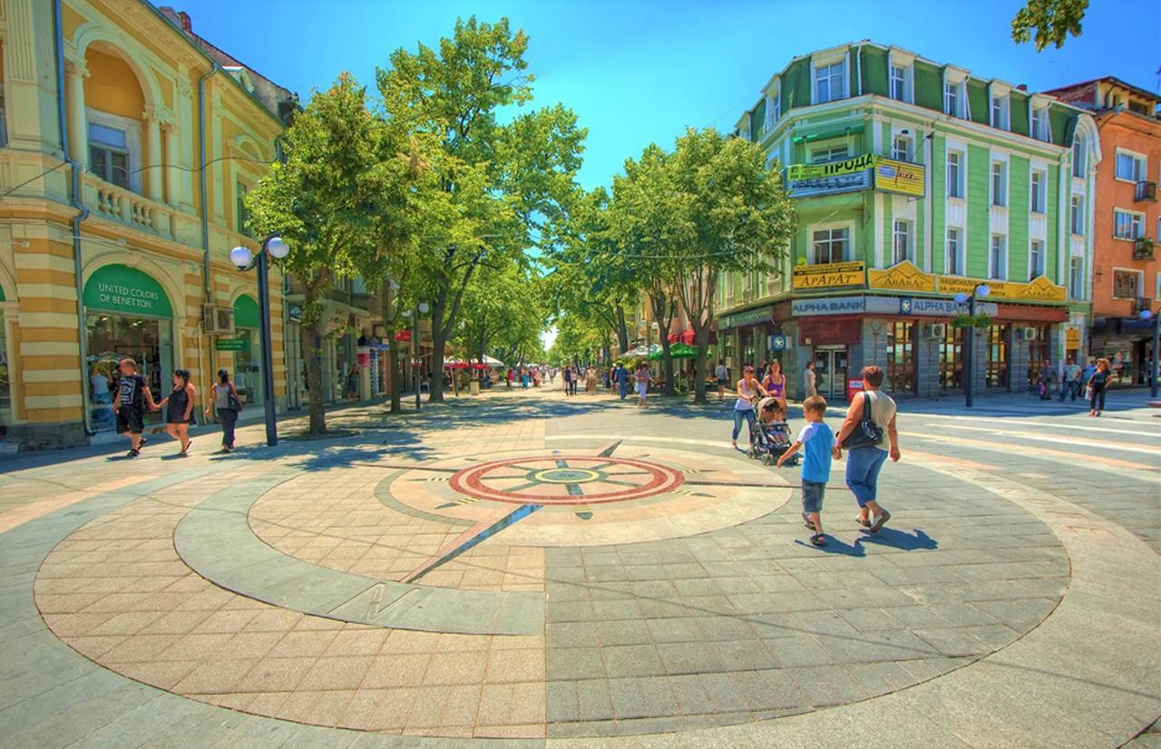 Hostel Compass Burgas City Exterior foto