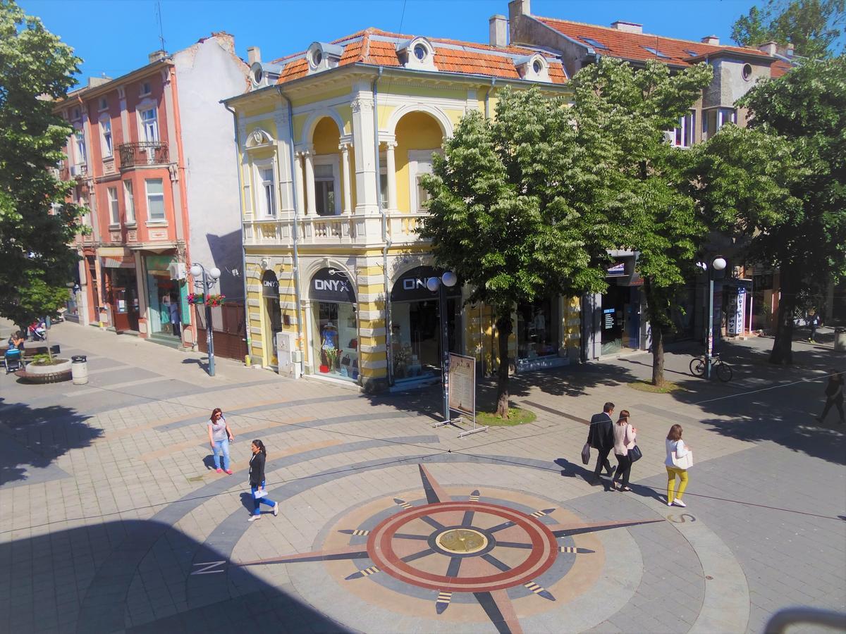 Hostel Compass Burgas City Exterior foto